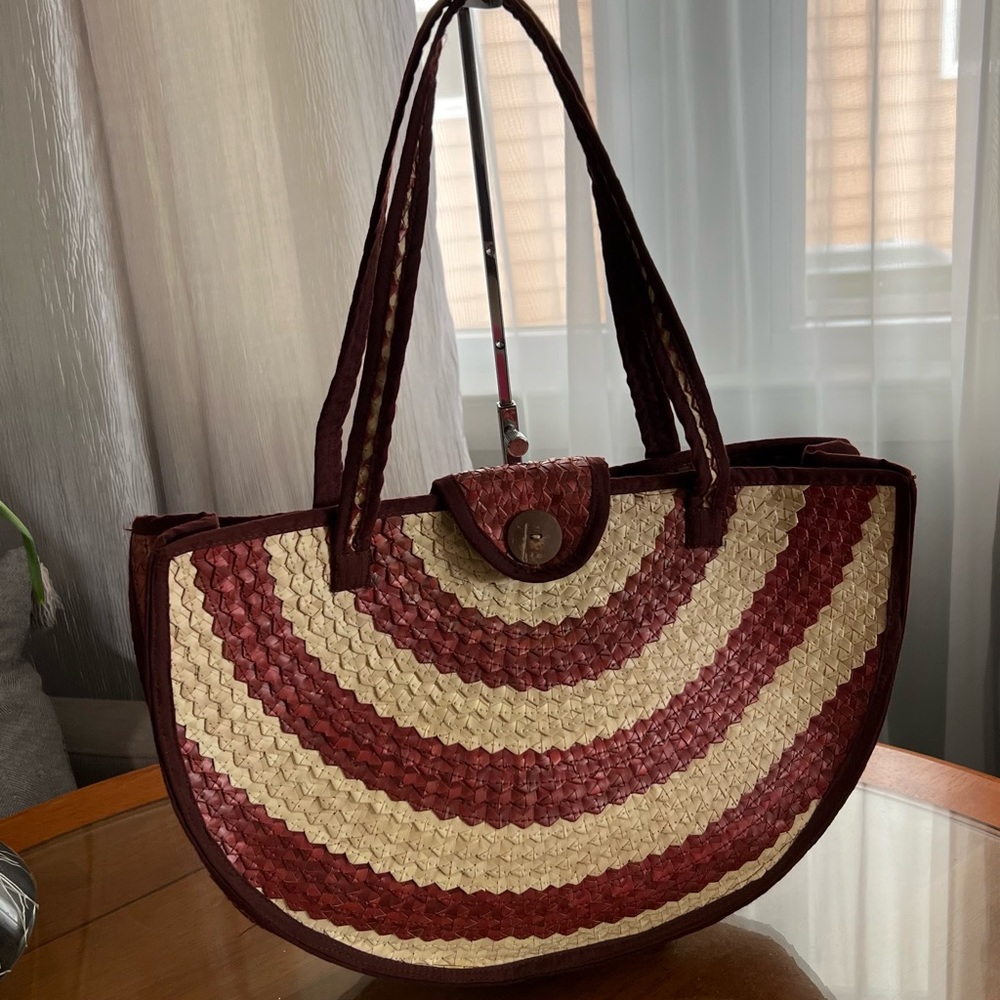 Semi-Circle Straw Tote